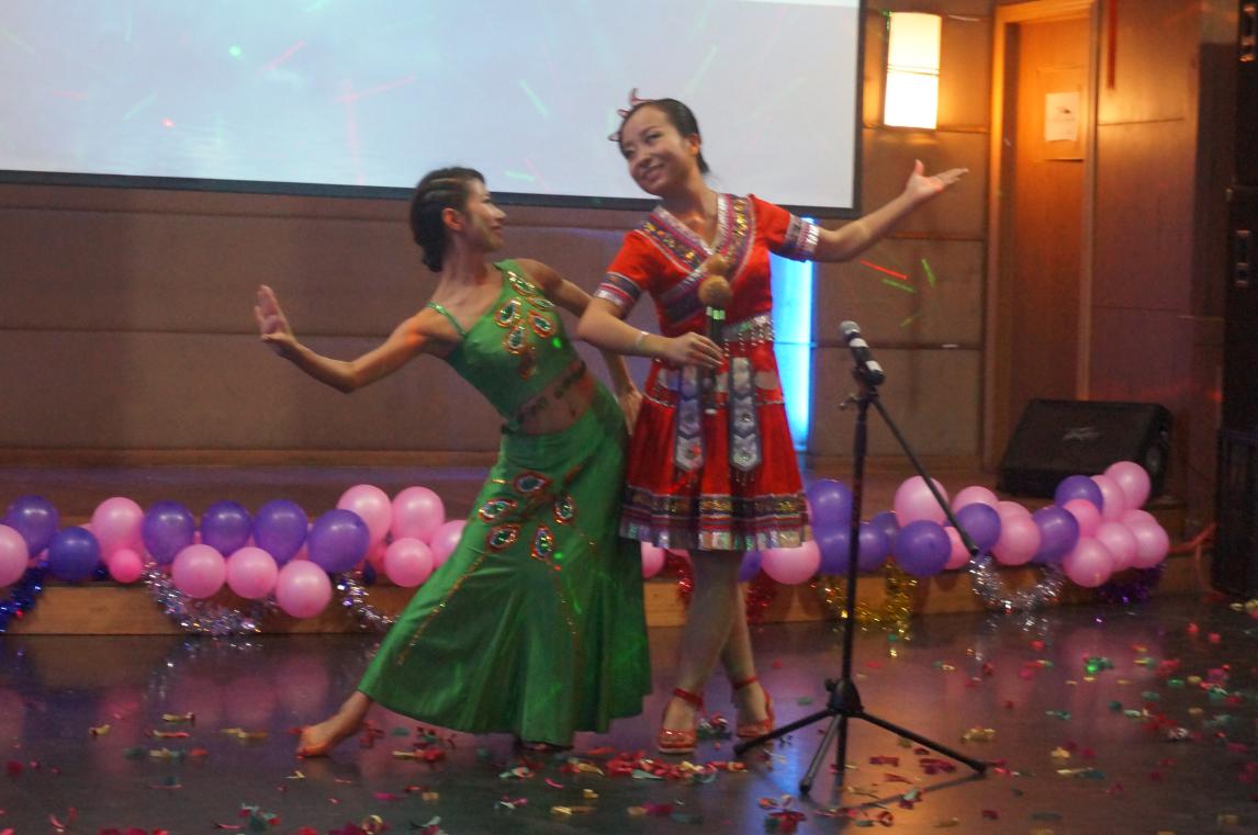 师生联袂展青春风采——必一运动研究生迎新晚会圆满结束