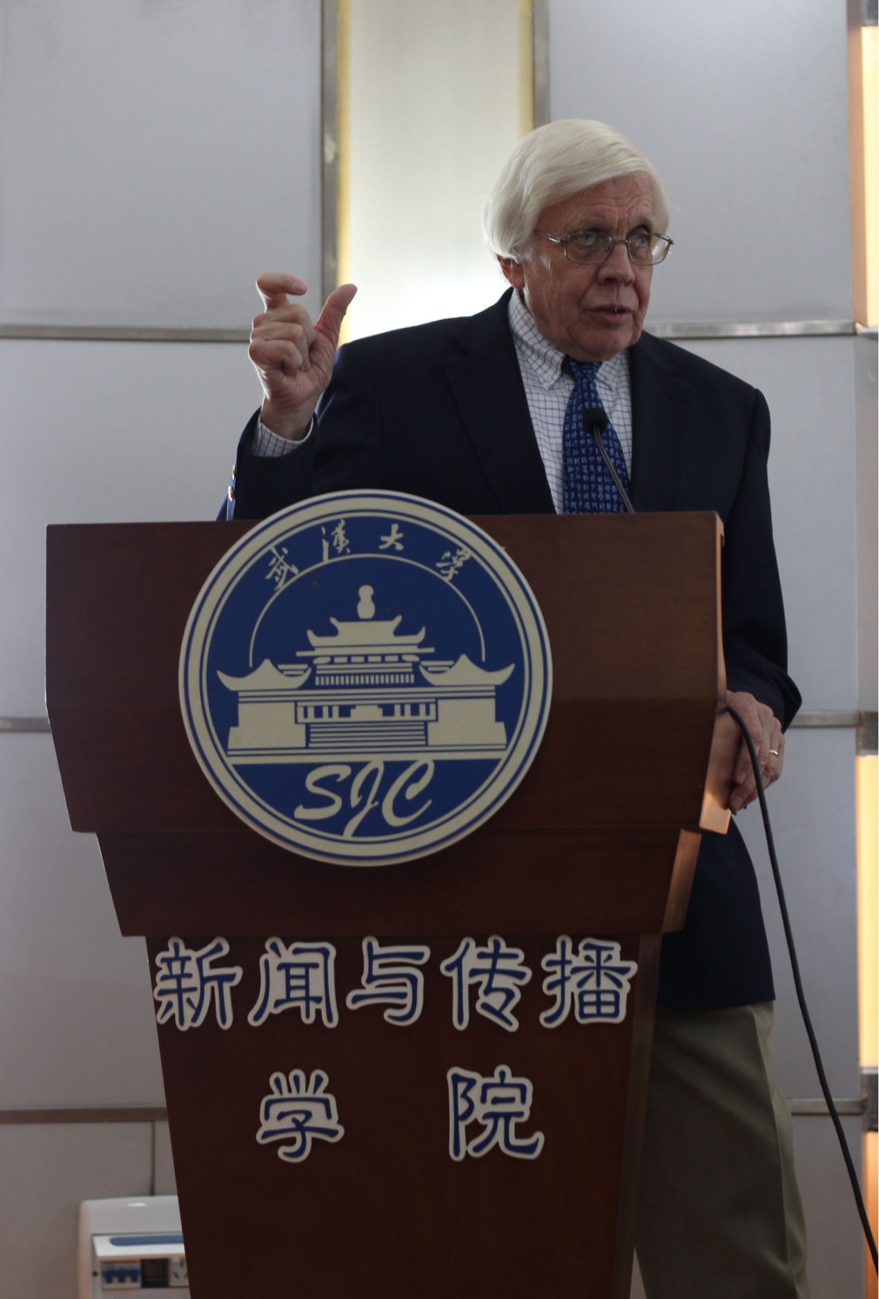 美国著名媒介伦理学家克里福德•克里斯琴斯教授在公司举办讲座