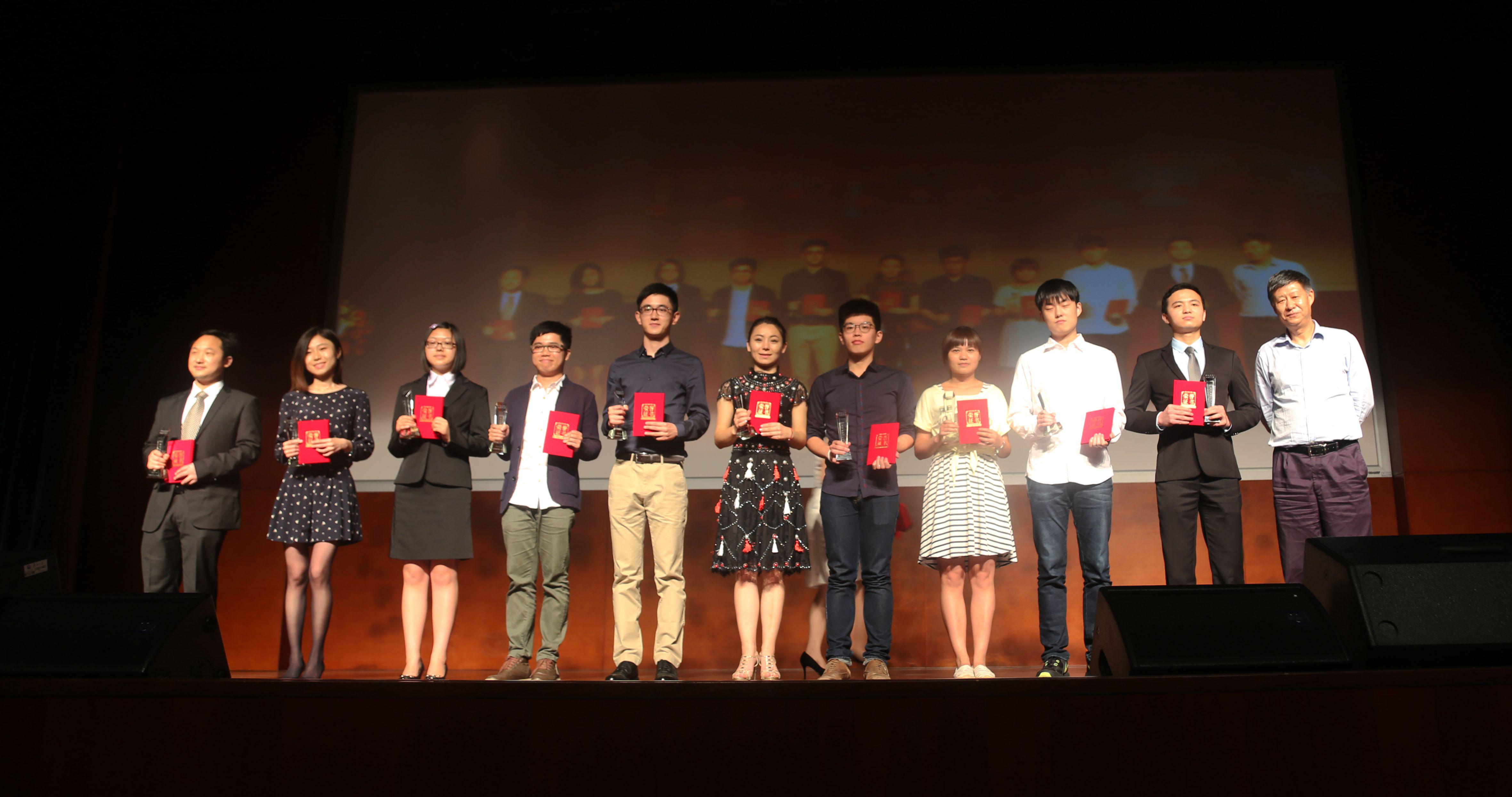 公司研究生张可儒荣膺2014年度“十大珞珈风云学子”称号