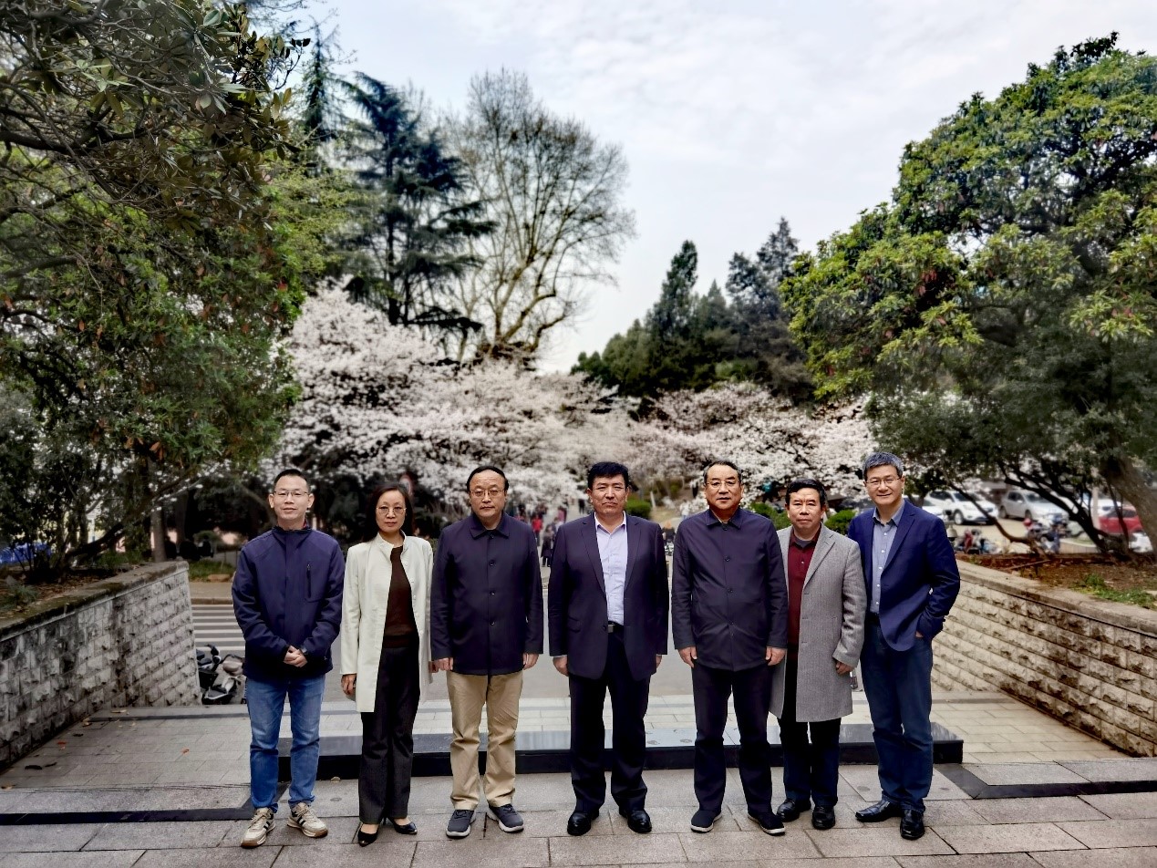 新疆大学必一运动来院访问